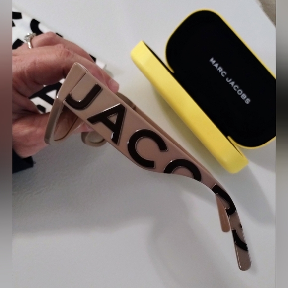 Marc Jacobs Sunglasses NWT - Picture 5 of 9